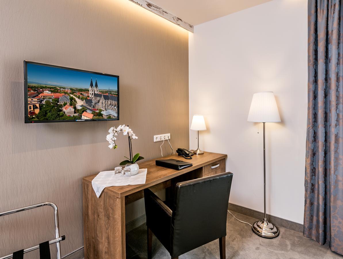 הלברשטאדט Hotel Allegro מראה חיצוני תמונה