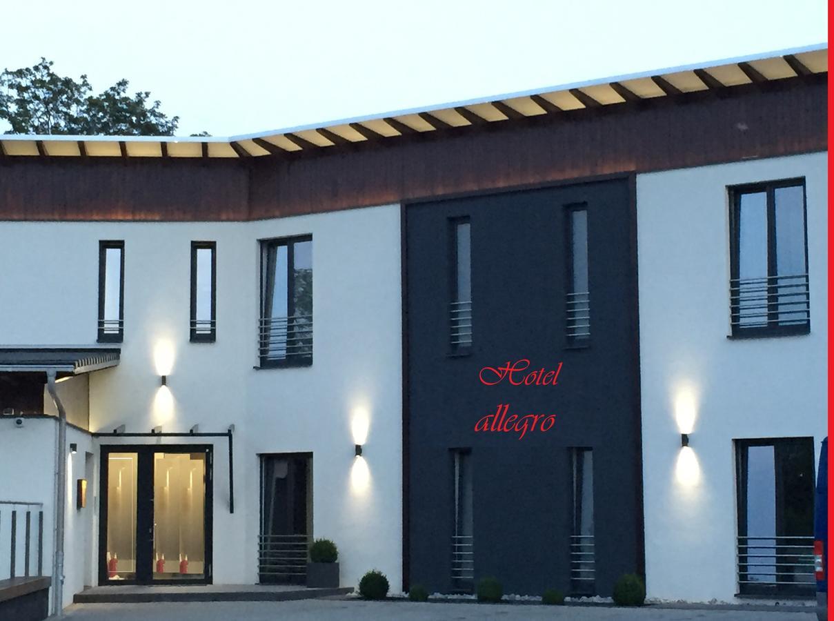 הלברשטאדט Hotel Allegro מראה חיצוני תמונה